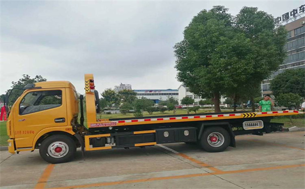 开县定远24小时拖车救援电话号码，定远道路救援公司怎么收费的